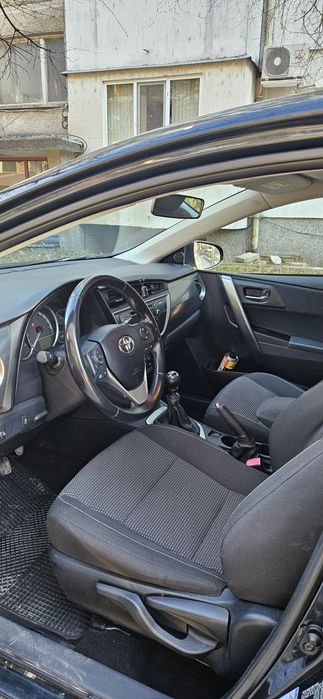 Тойота Аурис 2.0 126 коня