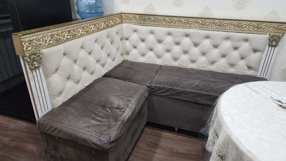 Kuxonniy mebel ugolok