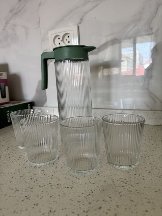 Графин со стаканами