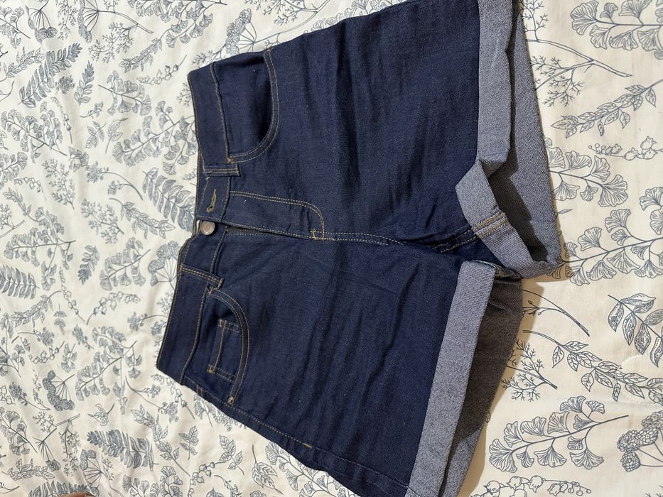 Одежда шорты и так далее