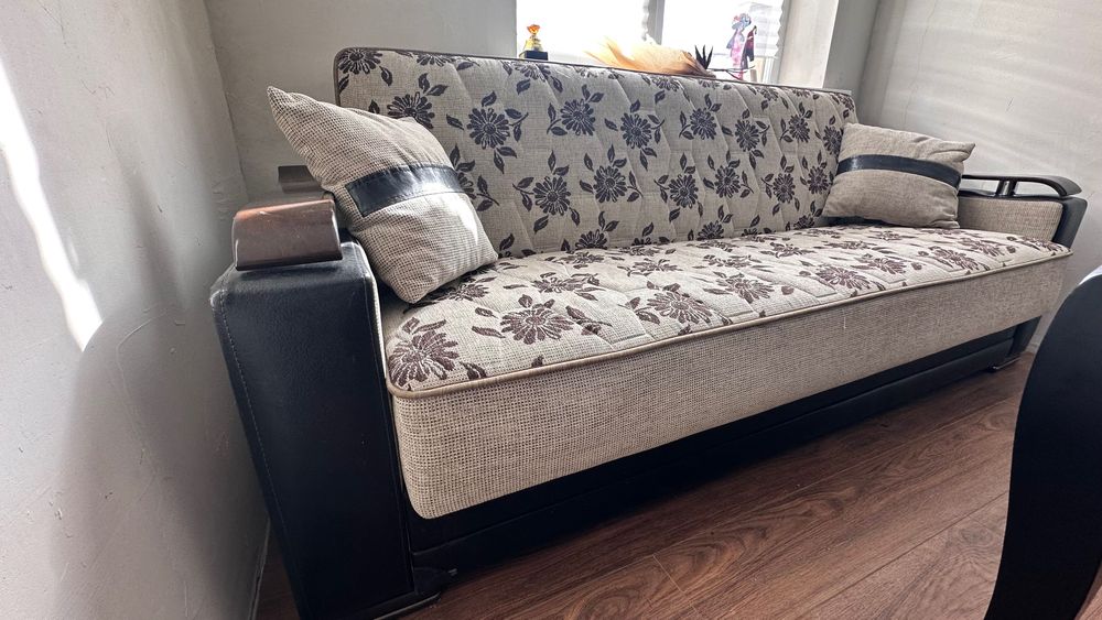 Диван трехместный, раскладной