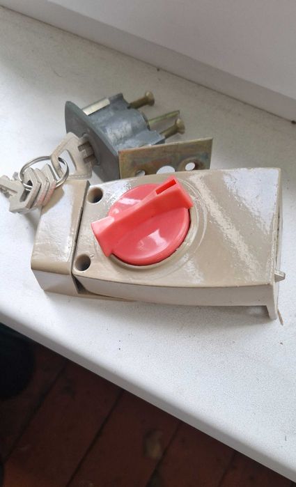 Продам новые навесные замки.