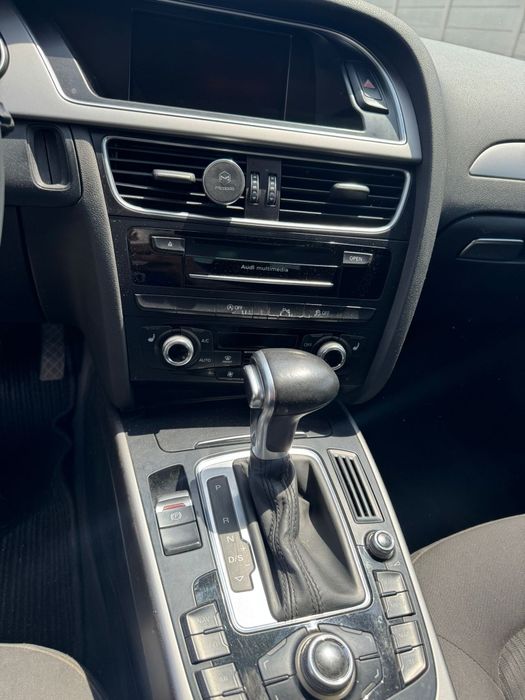 Vand Audi A4 B8 stare excelenta