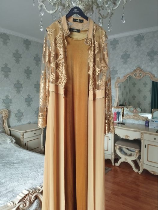 Платия вчерный !