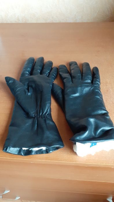 Продам перчатки женские б/у