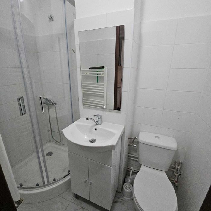 Inchiriez garsoniera zona Racadau