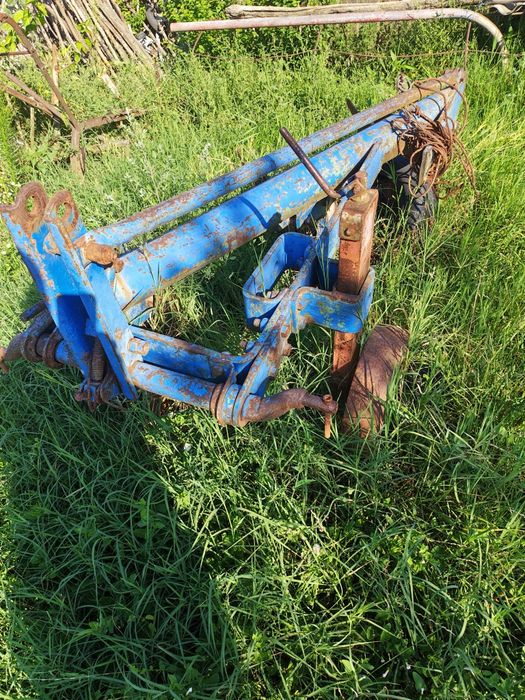 Vând plug tractor u650
