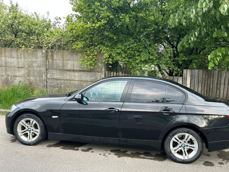 Vand Bmw seria 3e90 urgent