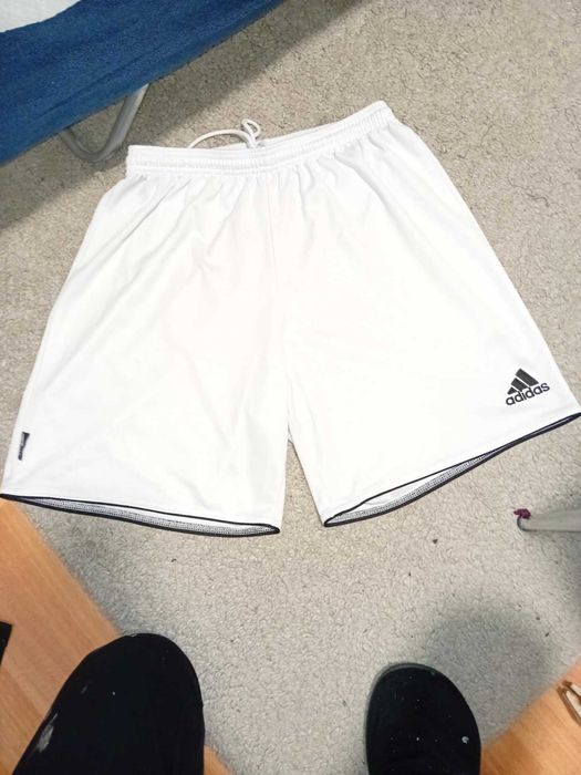 Pantaloni scurti adidas