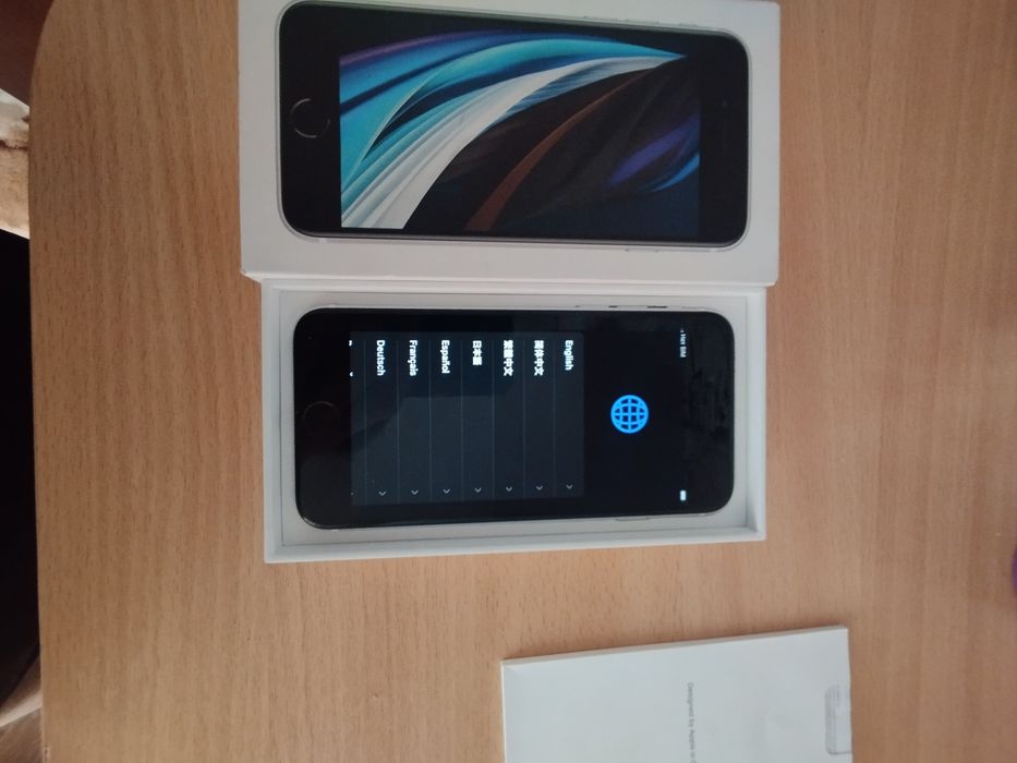 Продам айфон se 2020 заблокирован