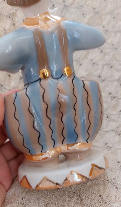 Статуэтка карандашница