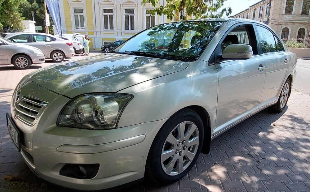 autoturism Toyota Avensis