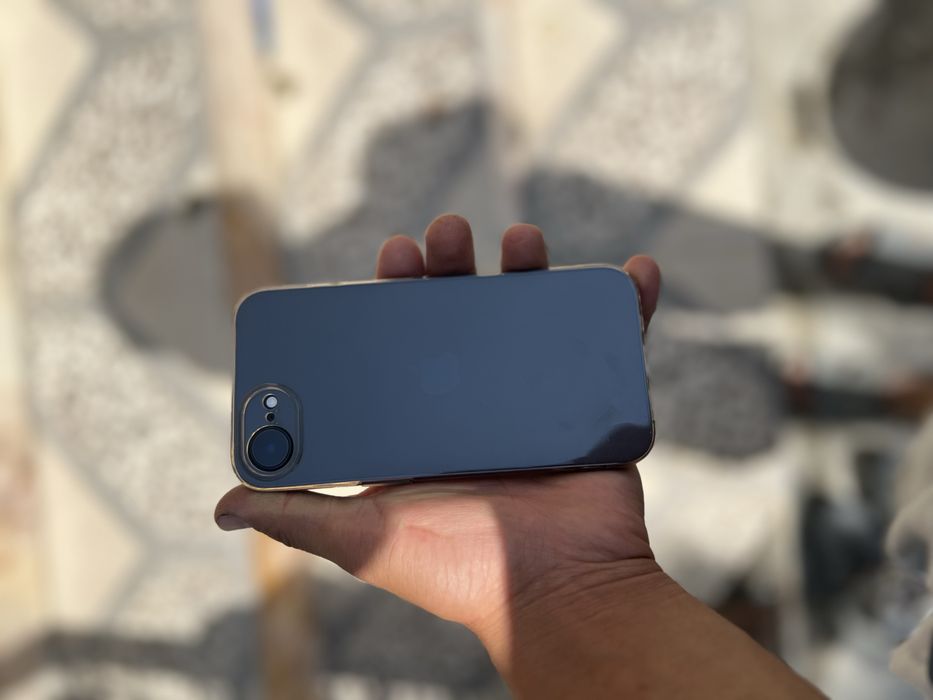 iPhone 16 e ideal holatda
