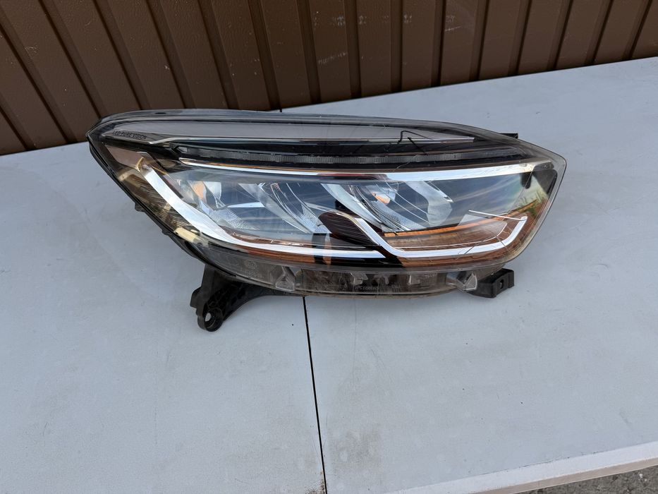 Far dreapta full led Renault Captur