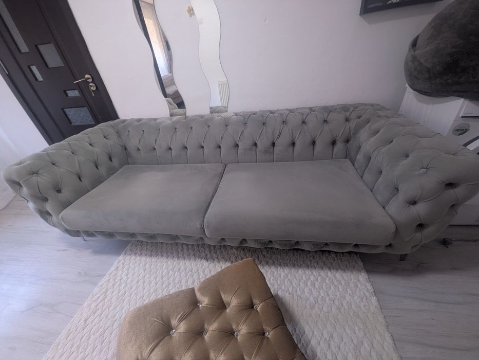 Se vinde canapea Chesterfield Lux