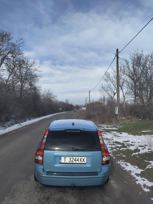 Продавам Volvo V50