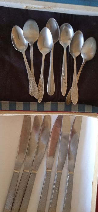 Столовый набор кухонных принадлежностей: ложки,ножи.. Новые
