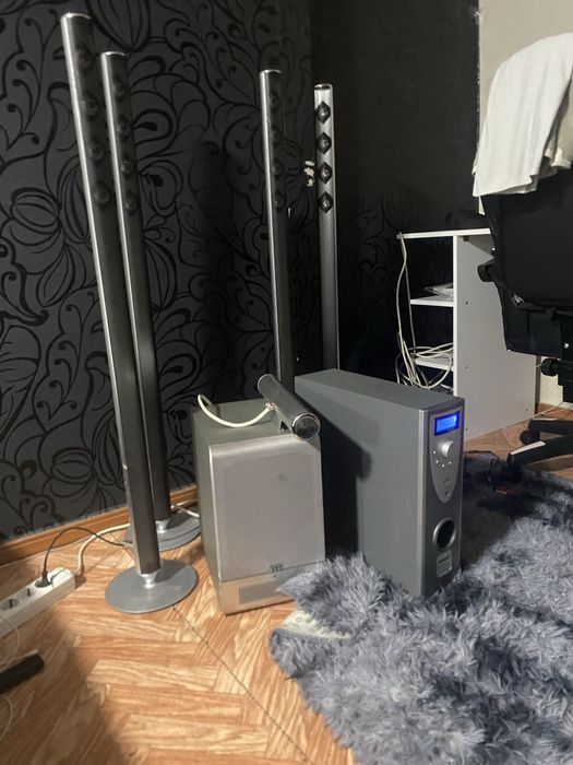 Продам комплект домашний кинотеатр