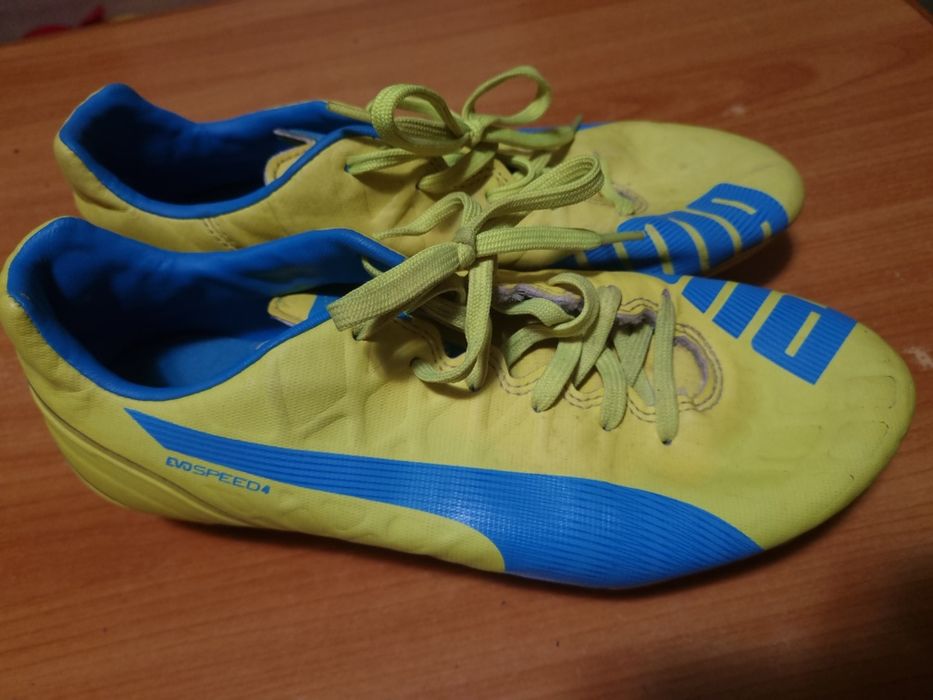 Adidași de fotbal puma cu filet