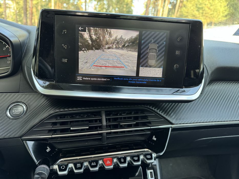 Peugeot 2008 1.5 BlueHDi Allure Panoramic LED Navi Camera Klima PDC