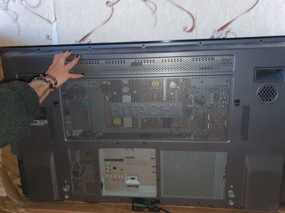 Телевизор плазменный Hitachi