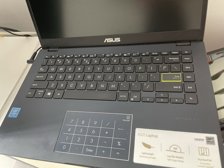 Laptop ultraportabil ASUS E410MA
