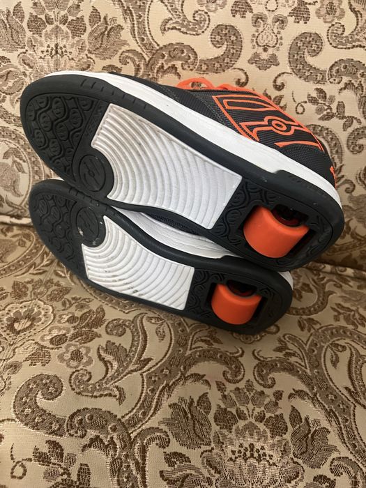Кроссовки Heelys