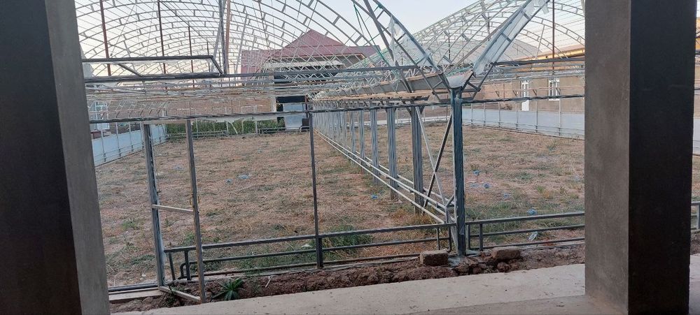 Tayyor issiqxona sotiladi