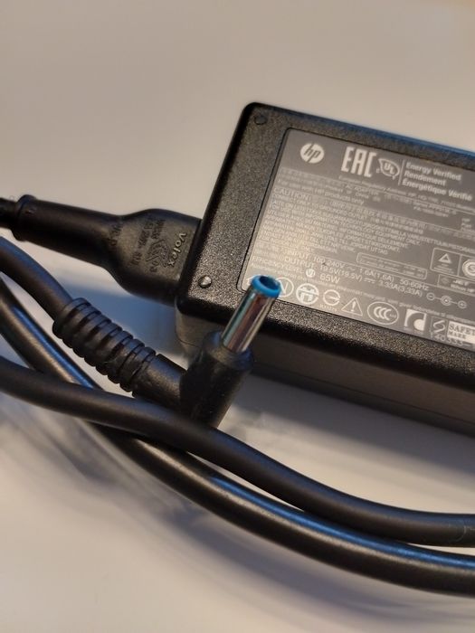 Оригинално зарядно адаптер за HP pavilion за части