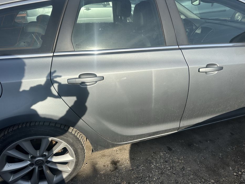 Десни врати за Опел Астра J комби!!!