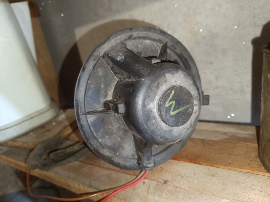 Моторчик печки Фольксваген Гольф 3