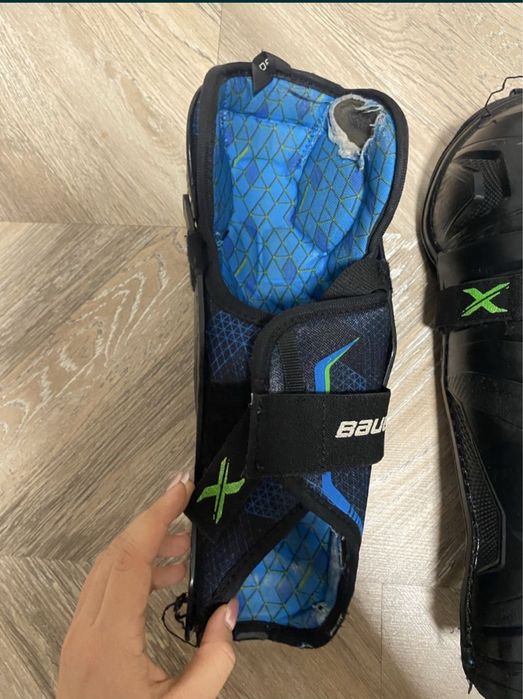 Продам наколенники BAUER