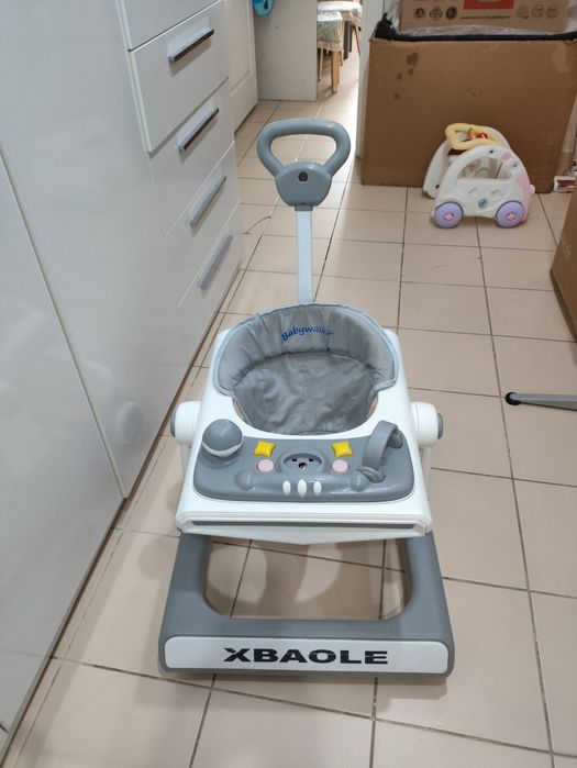 Продам детскую машинку, ходунки