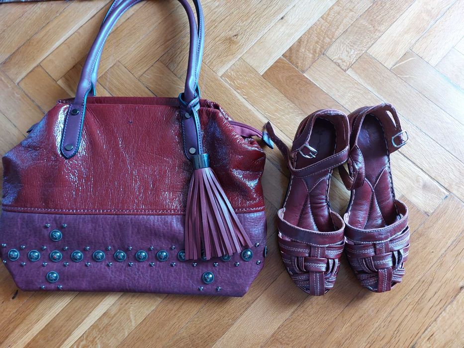 много красив комплект-сандали естествена кожа и чанта