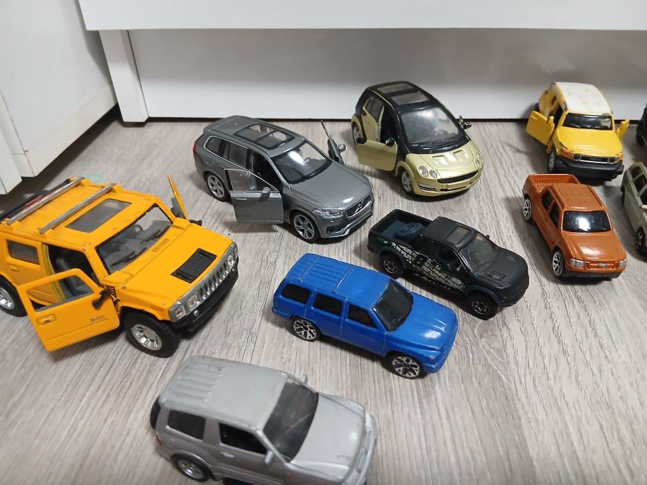 Метални коли ..ии