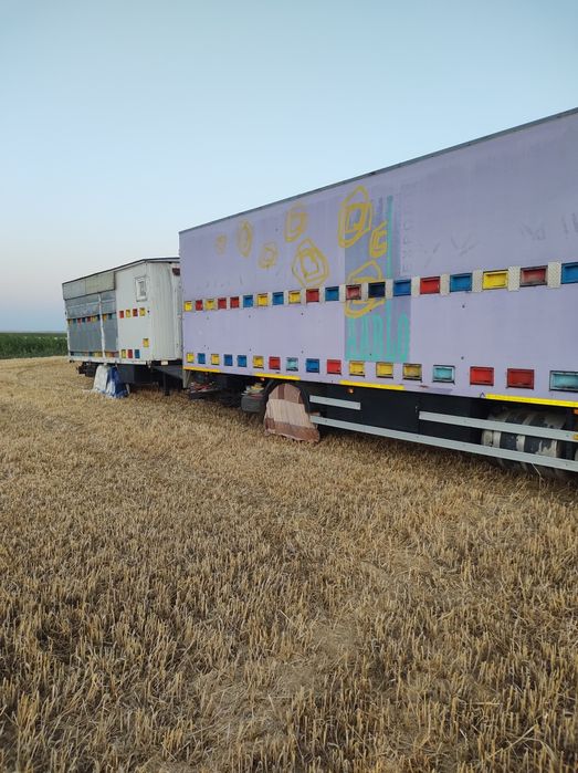 LICHIDEZ STUPINĂ Vând camion neomologt apicol, VOLVO și remorca  2 axe