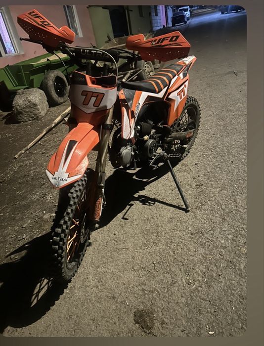 De vanzare corss 125cc