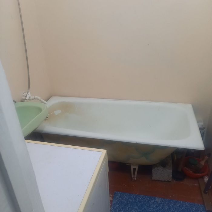 Продаётся 1 комнатная квартира Троицк 27000$ 42 кв.м