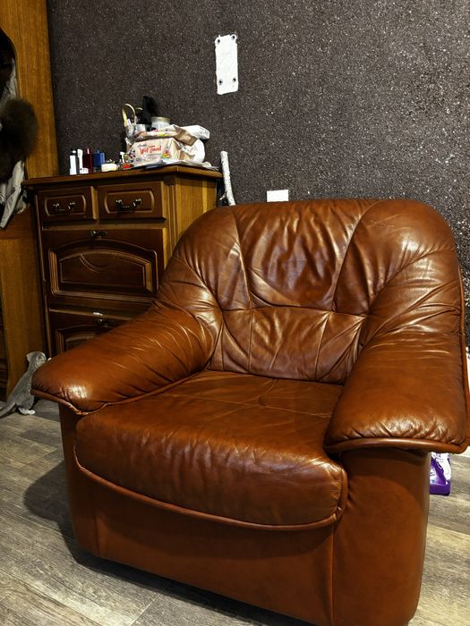 Продается кожаный диван