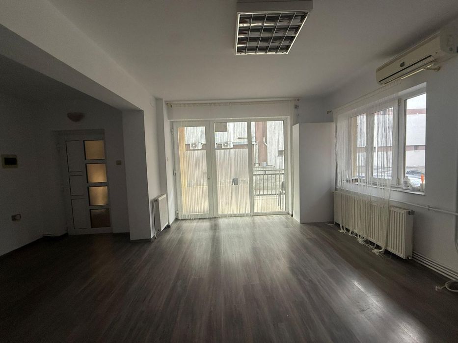 Inchiriez apartament 2 camere 100 mp