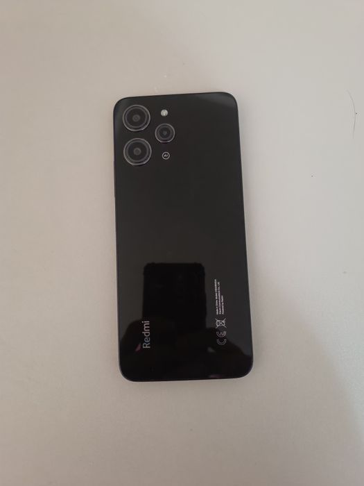 Xiaomi Redmi 12 с чехлом