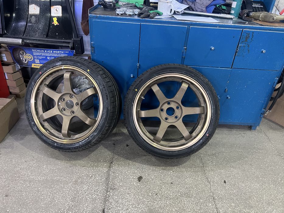 Комплект дисков R18+резина 225/40/R18