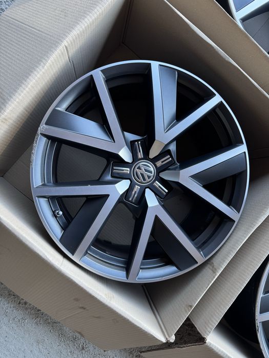 Jante VW Touareg R20Braga III CR7 Originale Fara Anvelope