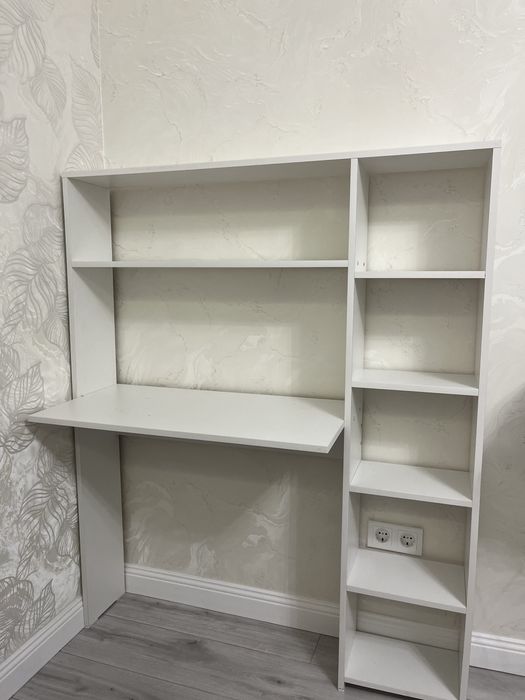 ПРОДАЕТСЯ компьютерный стол