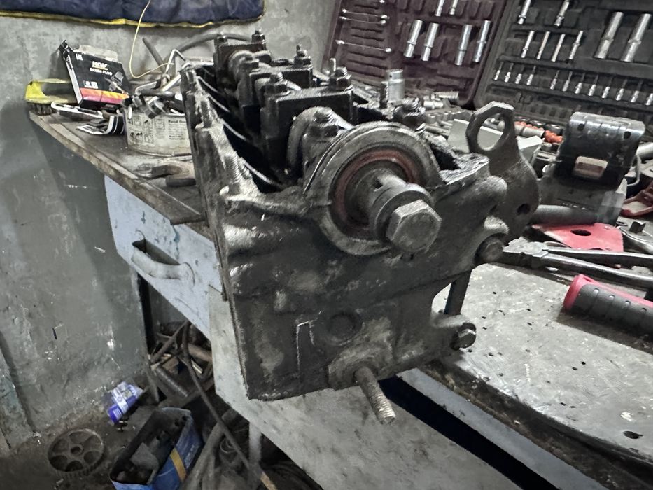 Головка. Ауди 80   1,8