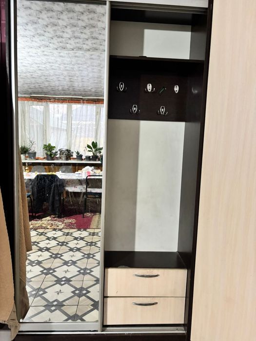 Продаю шкаф в прихожую