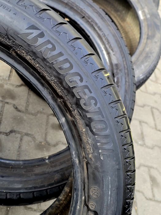 305 40 20 Bridgestone