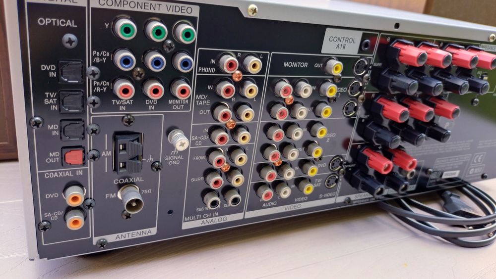 Vând boxe Technics și receiver Sony