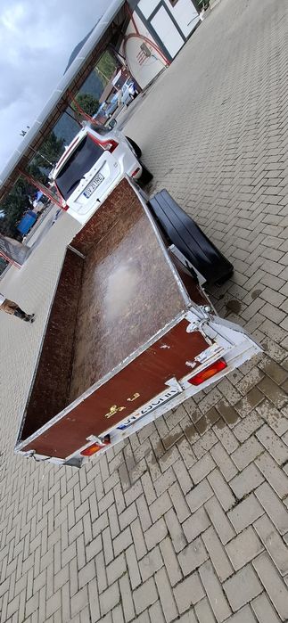 Vand remorcă 2000kg B+E cu sistem de franare.