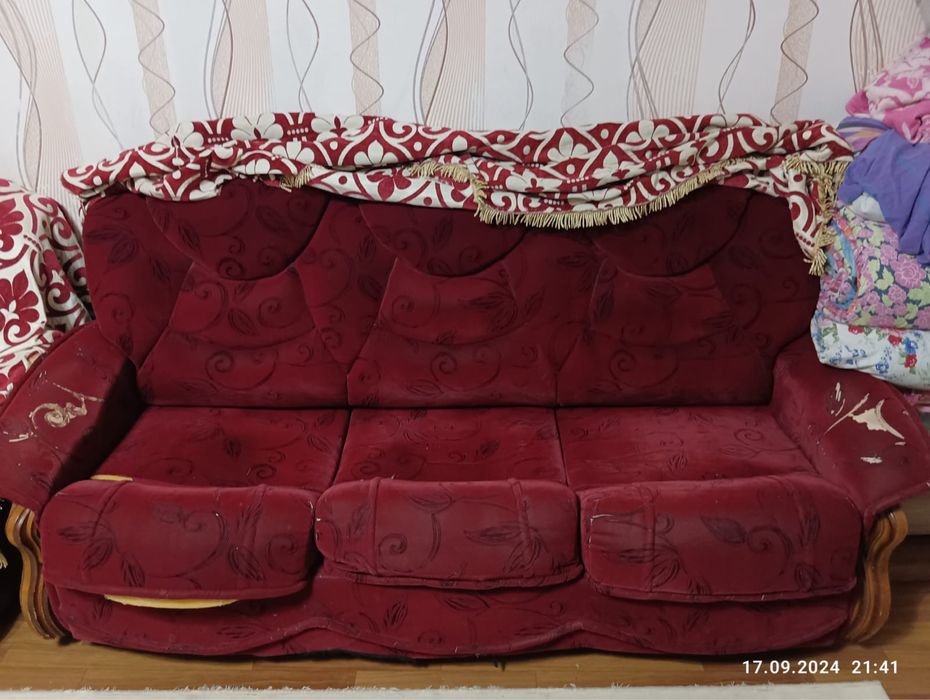 Отдам даром два дивана